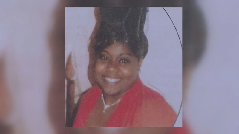 Sandra Robsinson was 32 years old when she was found dead in a Cellular Superstore on South...