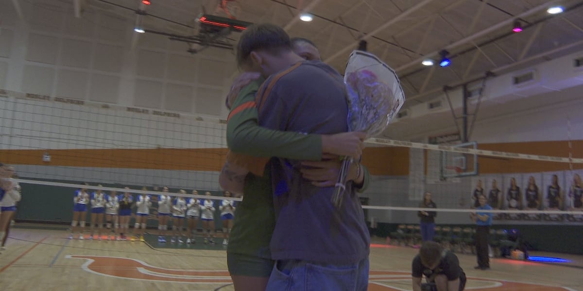 Mosley volleyball player surprised by brother's homecoming during game